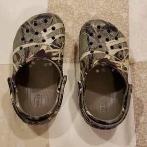 Crocs camo slip ons size 6